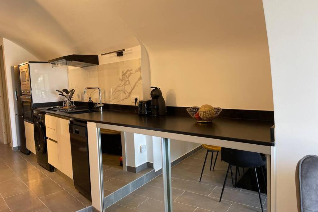 3 Pieces Vue Bord De Hyper Centre Appartement